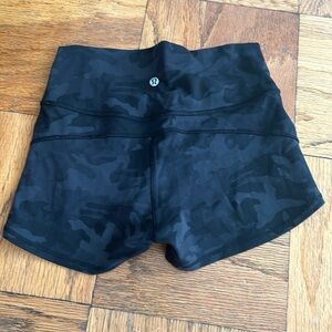 Lululemon black camo booty shorts